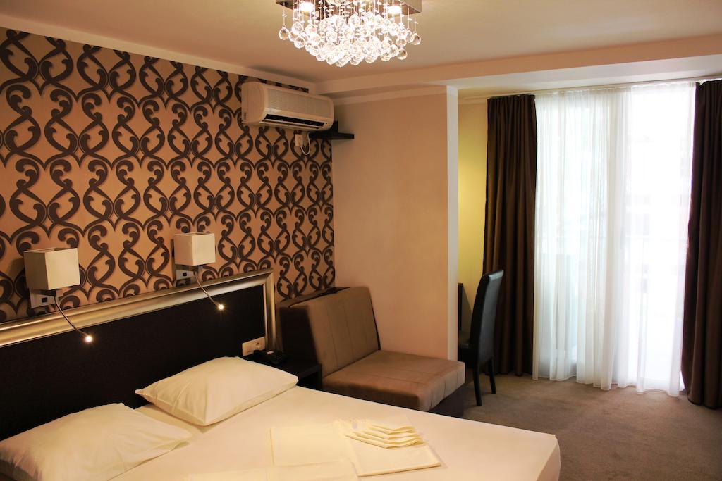 Vile Oliva Hotel & Resort Petrovac Екстериор снимка